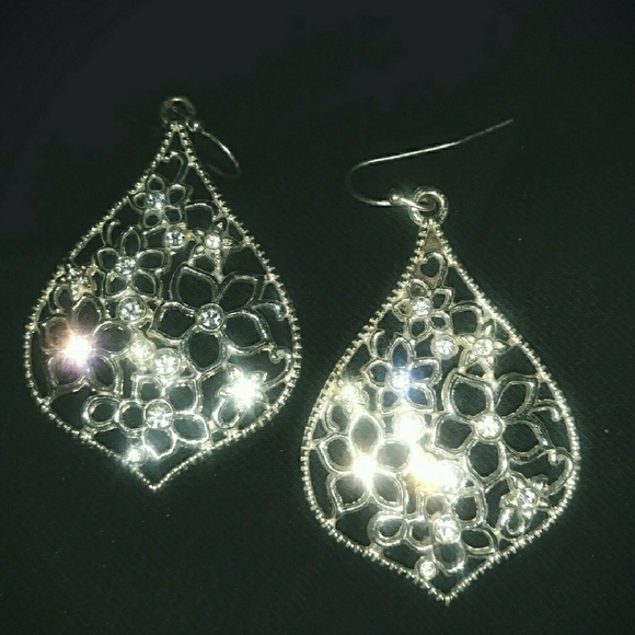Silver earrings - Picture 1 of 2
